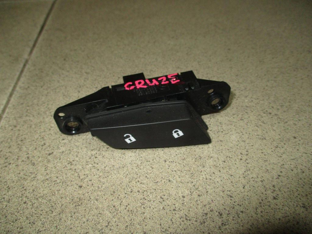 Кнопка центрального замка, 500 рублей, Пермь