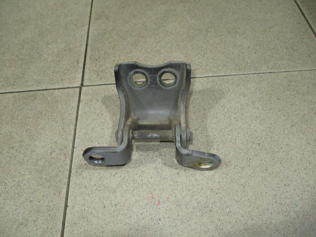 Петля двери передней правой нижняя, 500 рублей, Пермь