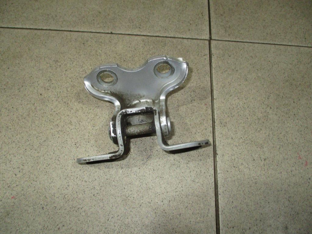 Петля двери задней левой верхняя, 500 рублей, Пермь