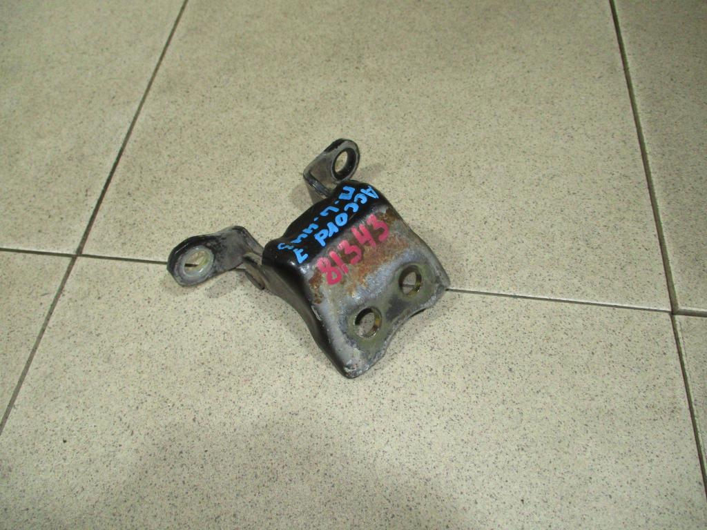 Петля двери передней левой нижняя, 1500 рублей, Пермь