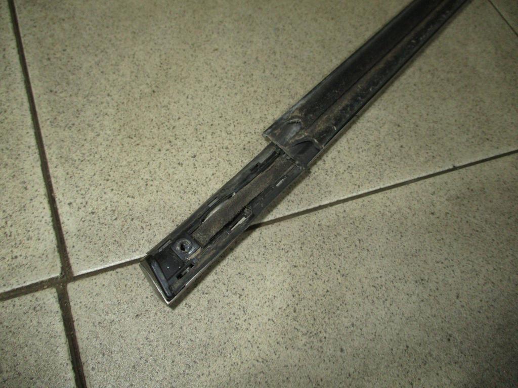 Накладка стекла переднего правого, 1000 рублей, Пермь