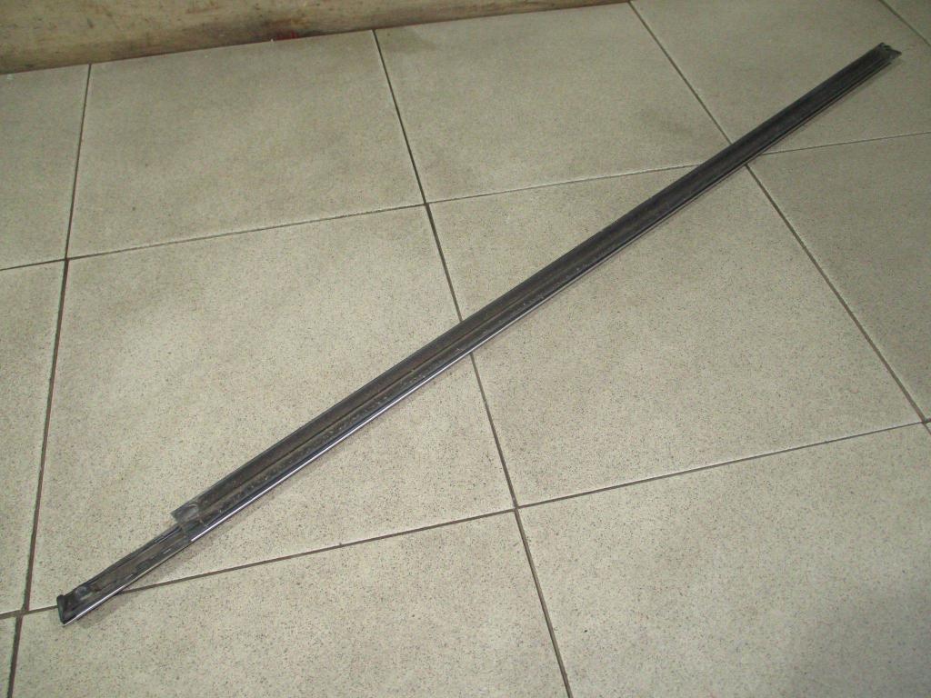 Накладка стекла переднего правого, 1000 рублей, Пермь