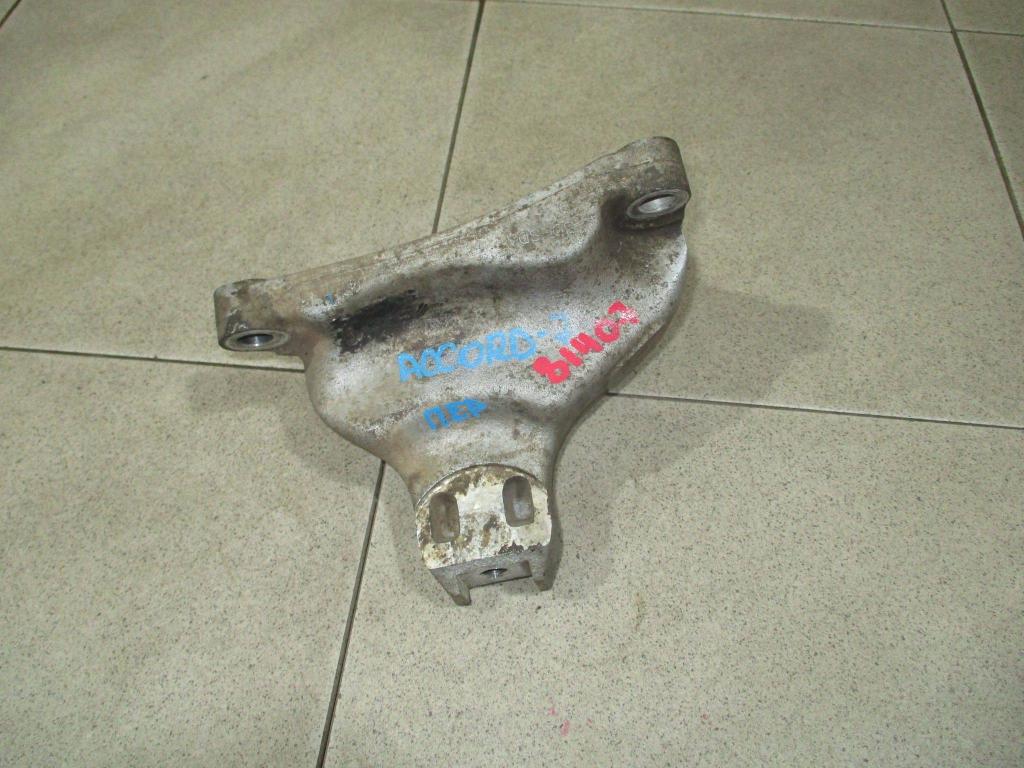 Кронштейн двигателя передний, 500 рублей, Пермь