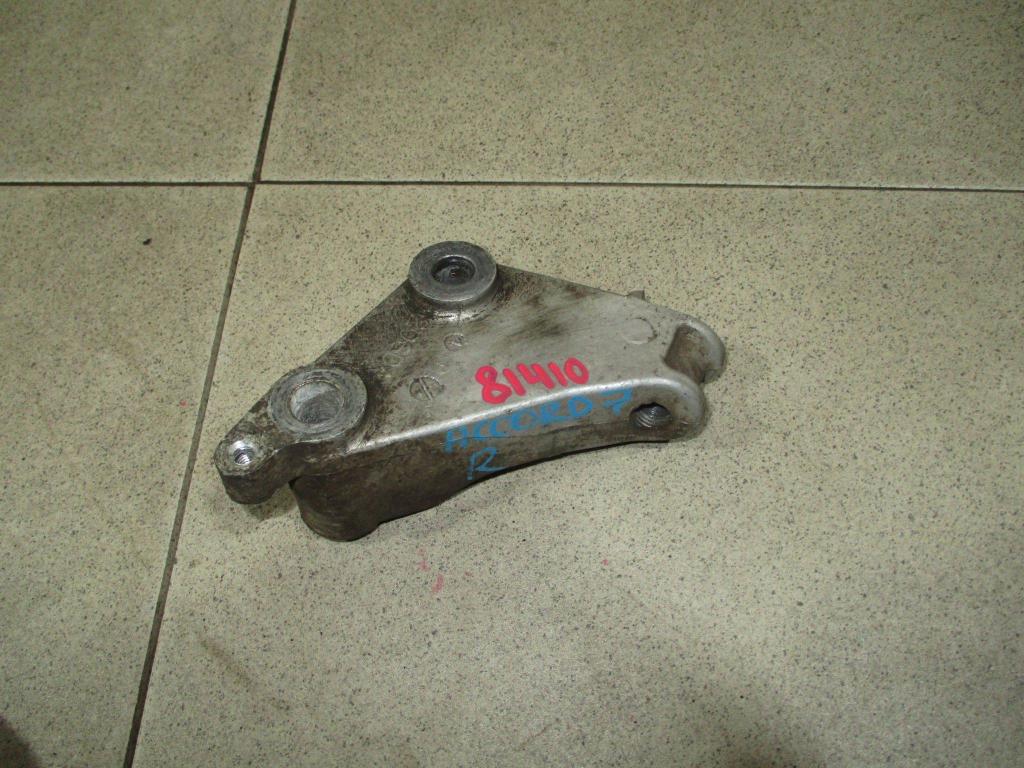 Кронштейн двигателя правый, 500 рублей, Пермь