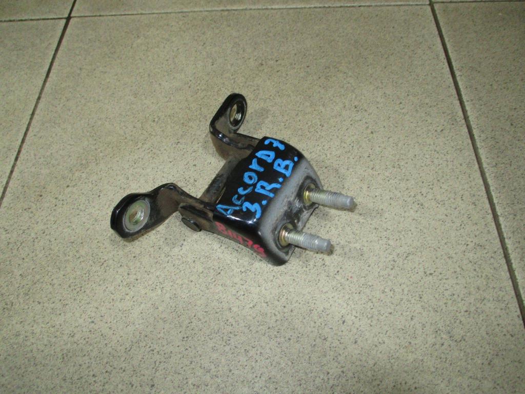 Петля двери задней правой верхняя, 500 рублей, Пермь