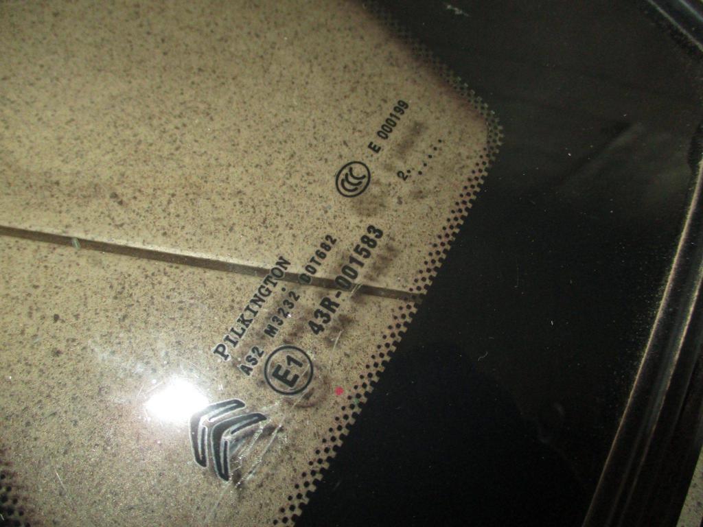 Стекло кузовное глухое правое, 1000 рублей, Пермь