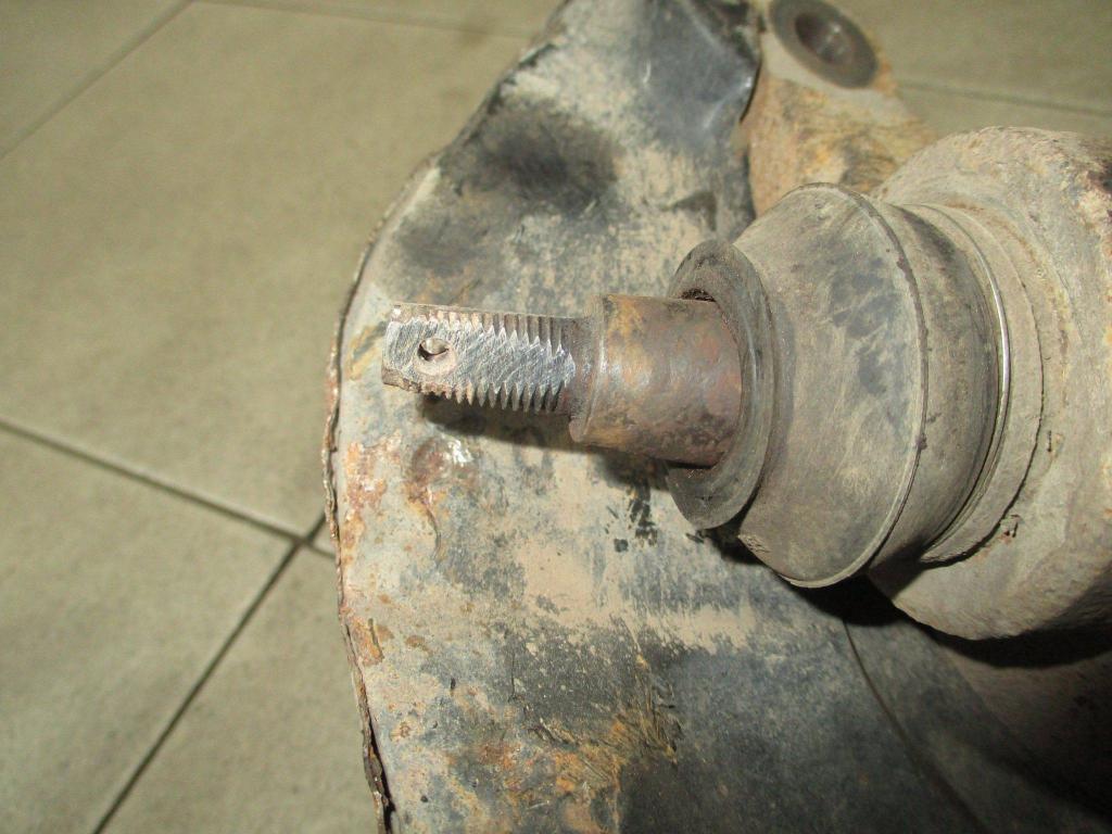 Кулак поворотный передний правый, 2000 рублей, Пермь