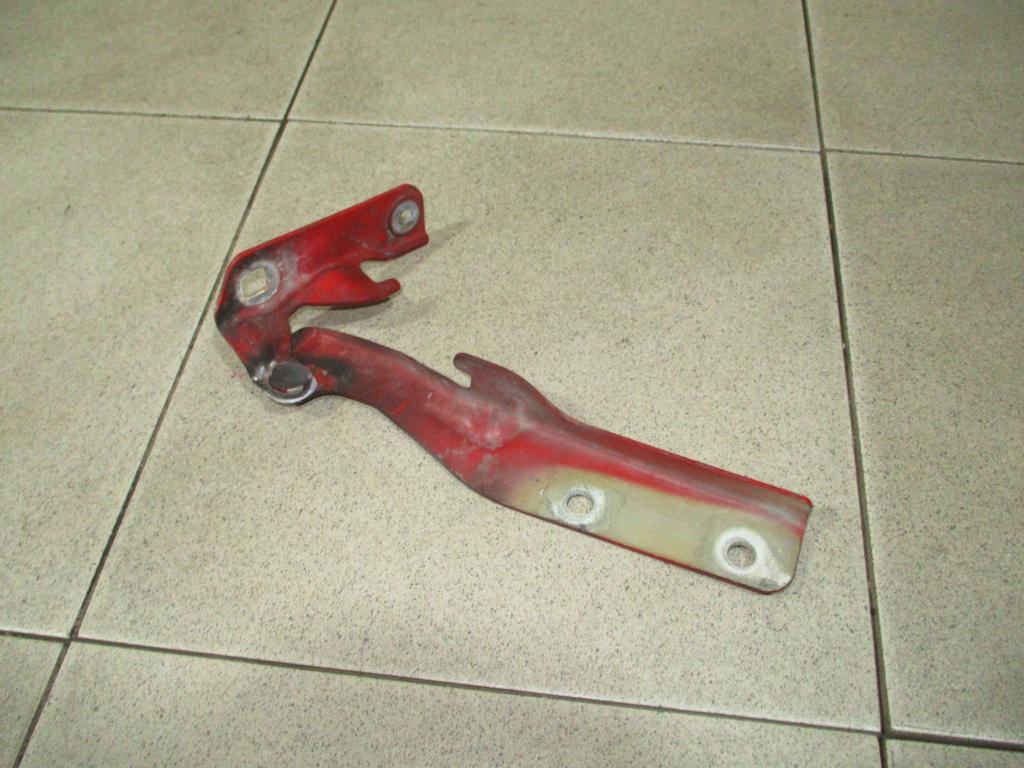 Петля капота правая, 500 рублей, Пермь