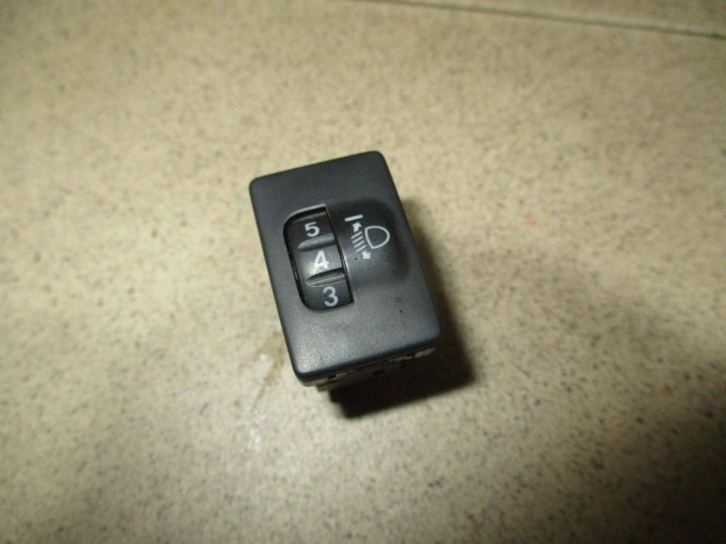 Кнопка корректора фар, 500 рублей, Пермь