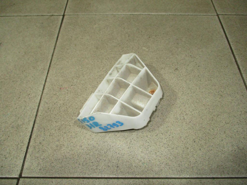 Кронштейн заднего бампера правый, 500 рублей, Пермь