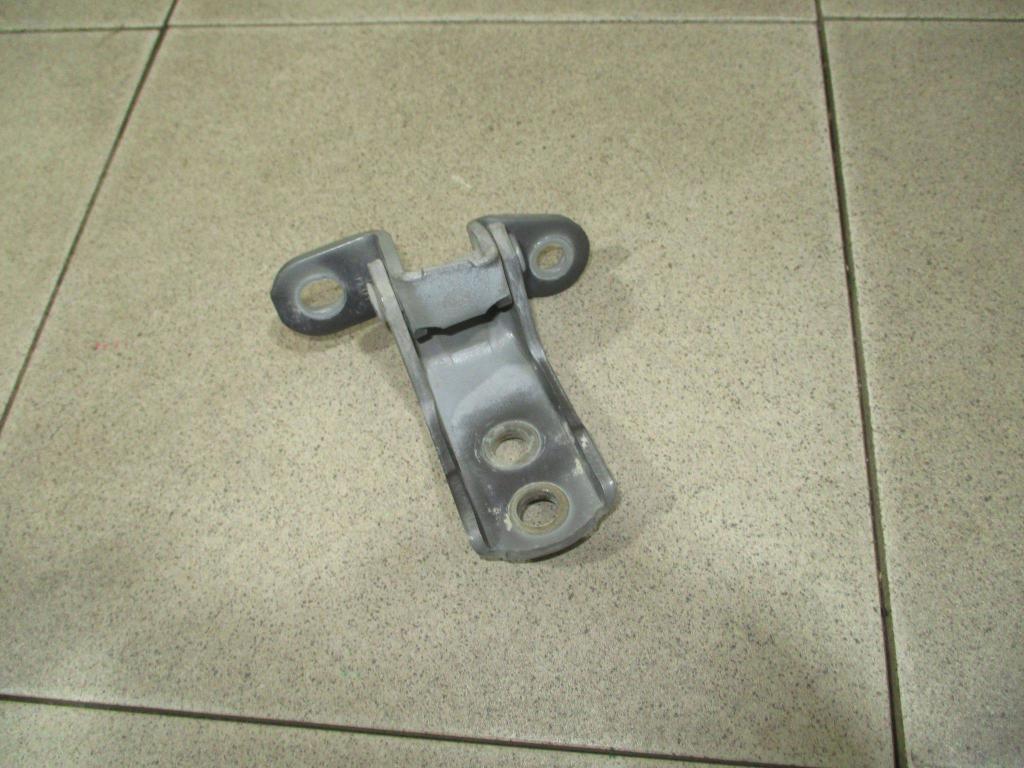 Петля двери передней правой верхняя, 550 рублей, Пермь