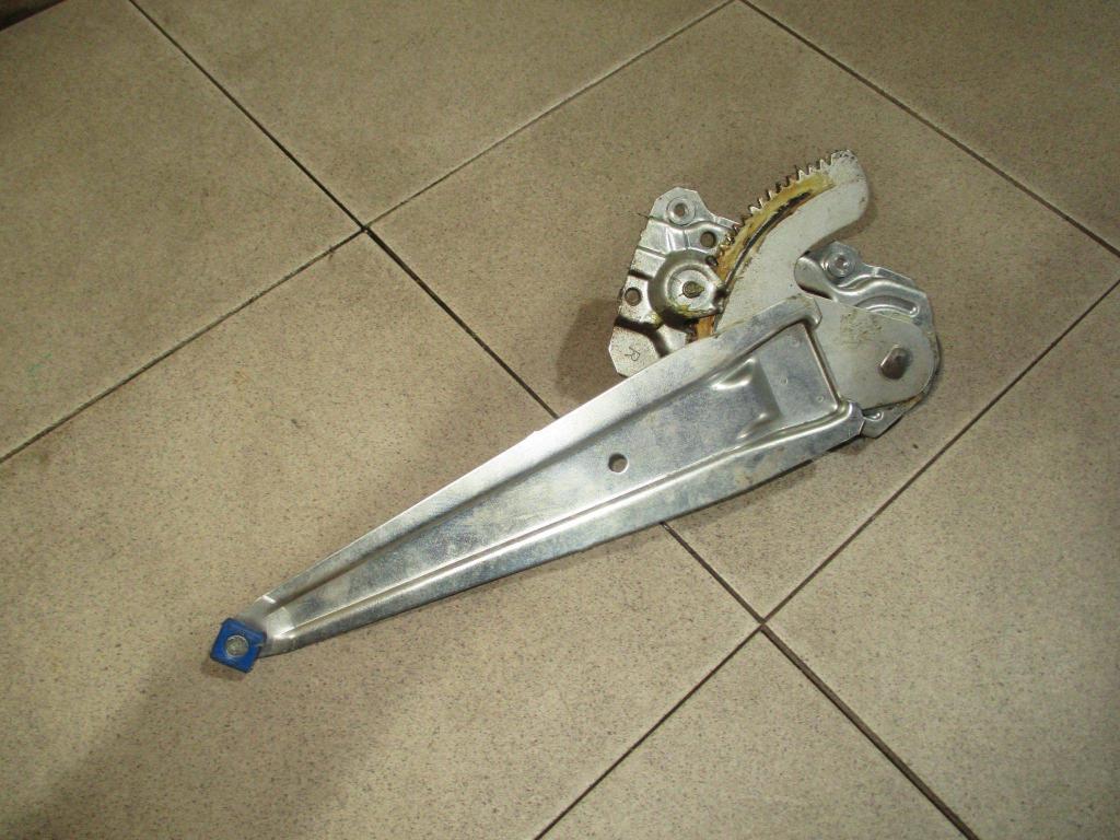 Стеклоподъемник механический задний левый, 550 рублей, Пермь