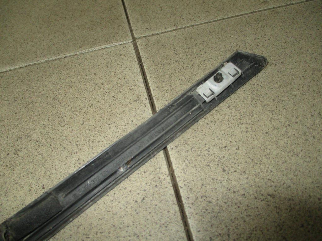 Накладка стекла переднего левого, 1000 рублей, Пермь