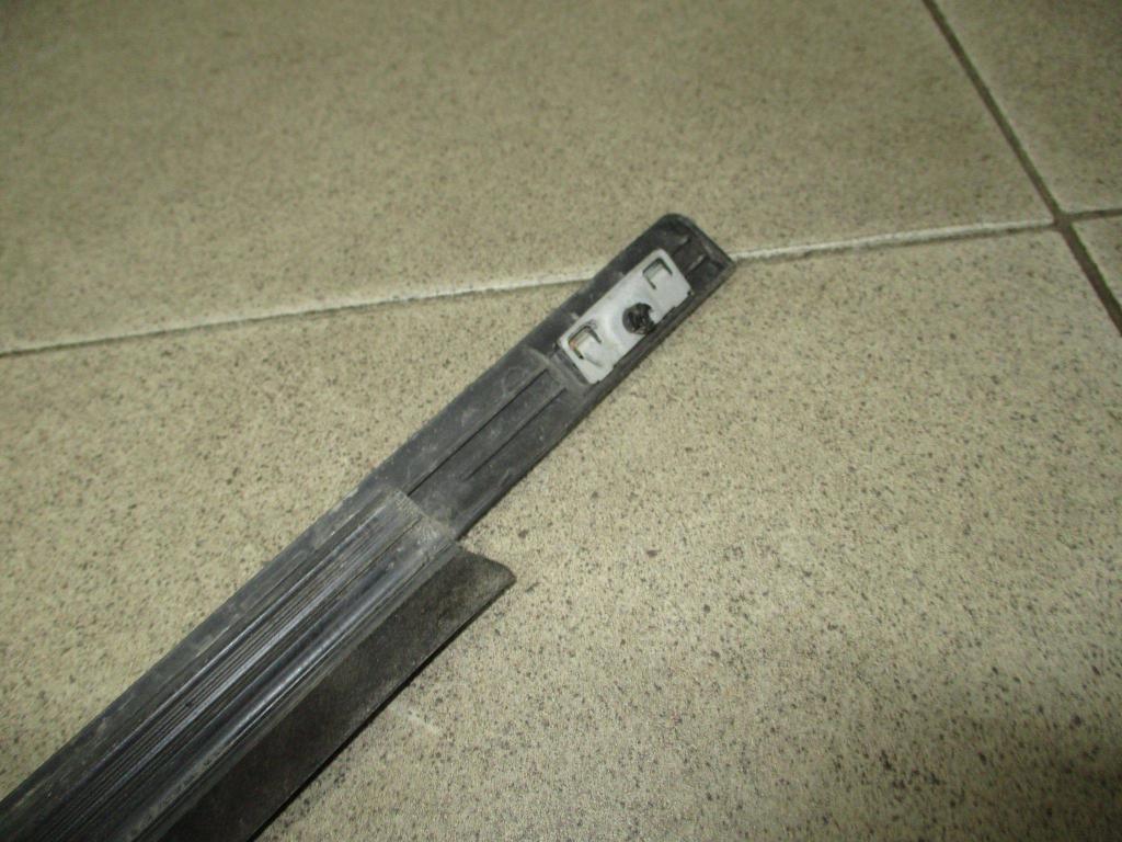 Накладка стекла переднего левого, 1000 рублей, Пермь