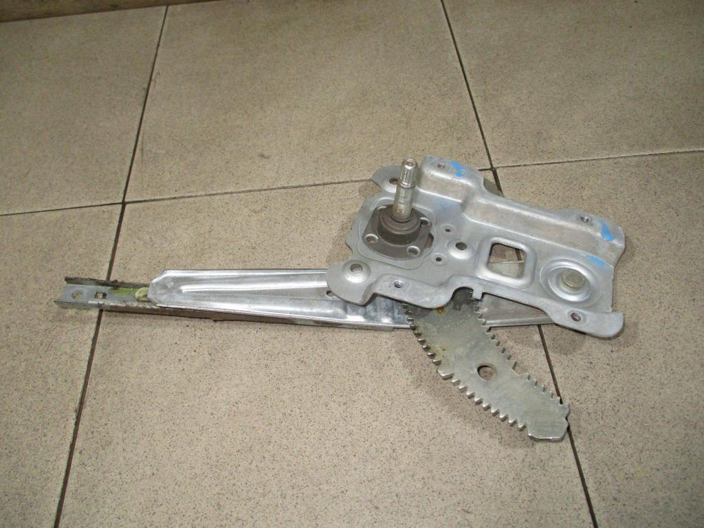 Стеклоподъемник механический задний правый, 500 рублей, Пермь