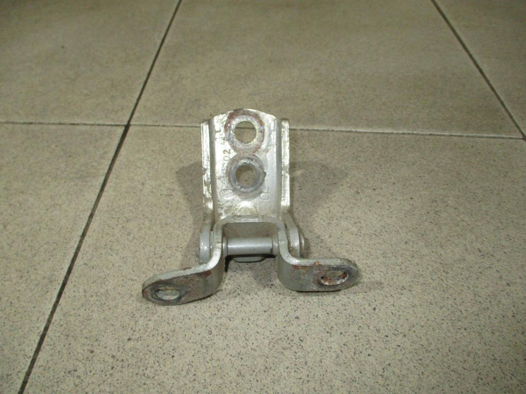 Петля двери задней левой нижняя, 500 рублей, Пермь