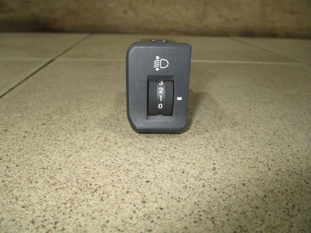 Кнопка корректора фар, 500 рублей, Пермь