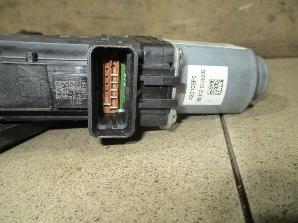 Стеклоподъемник задний правый, 1000 рублей, Пермь