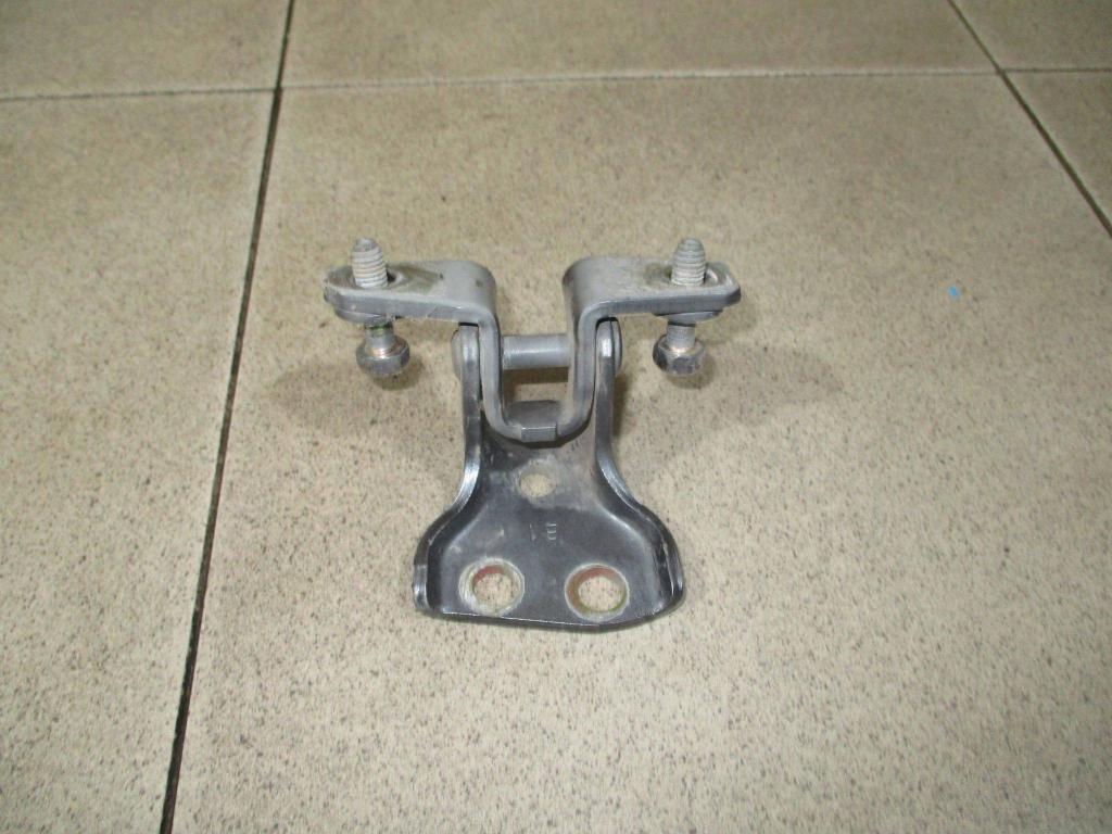 Петля двери задней левой верхняя, 500 рублей, Пермь