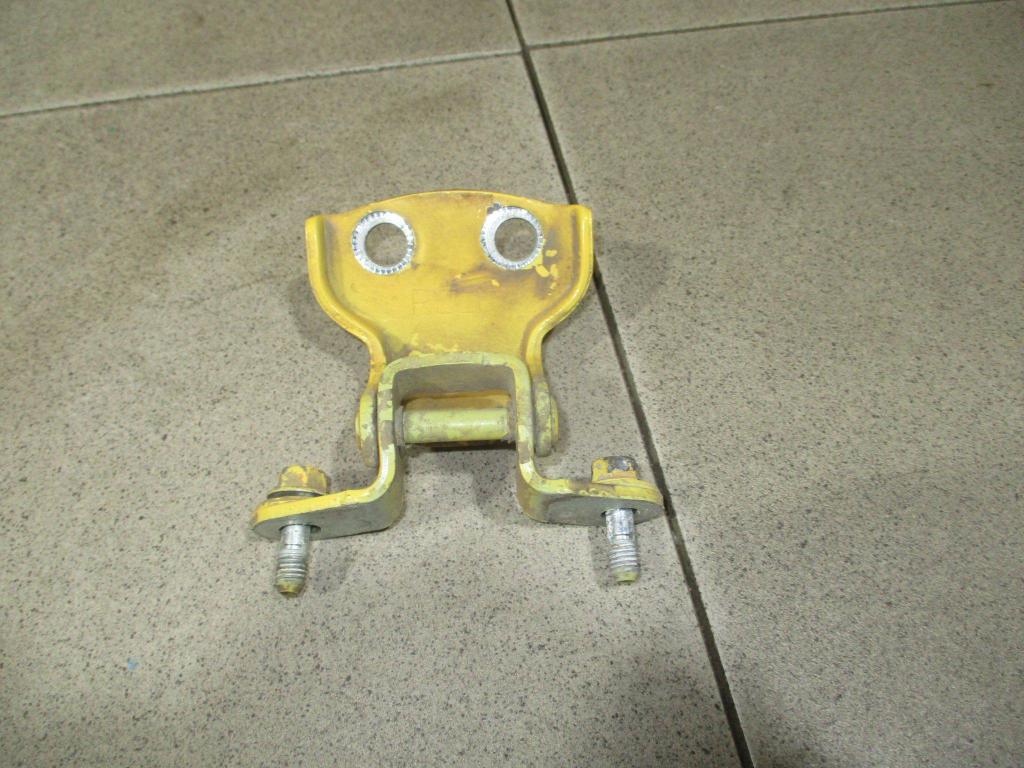 Петля двери задней правой нижняя, 500 рублей, Пермь