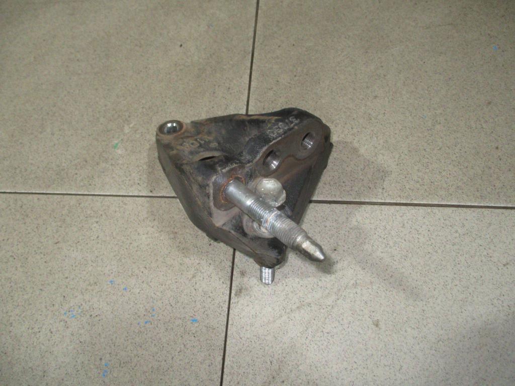 Кронштейн двигателя правый, 500 рублей, Пермь