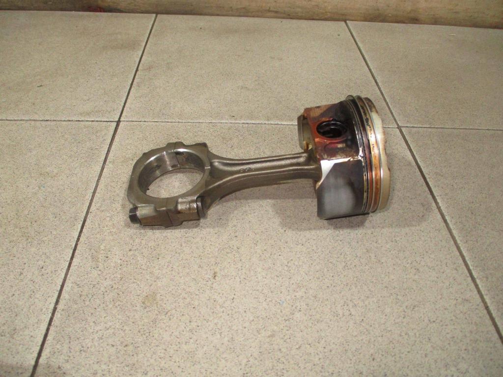 Поршень с шатуном, 3200 рублей, Пермь