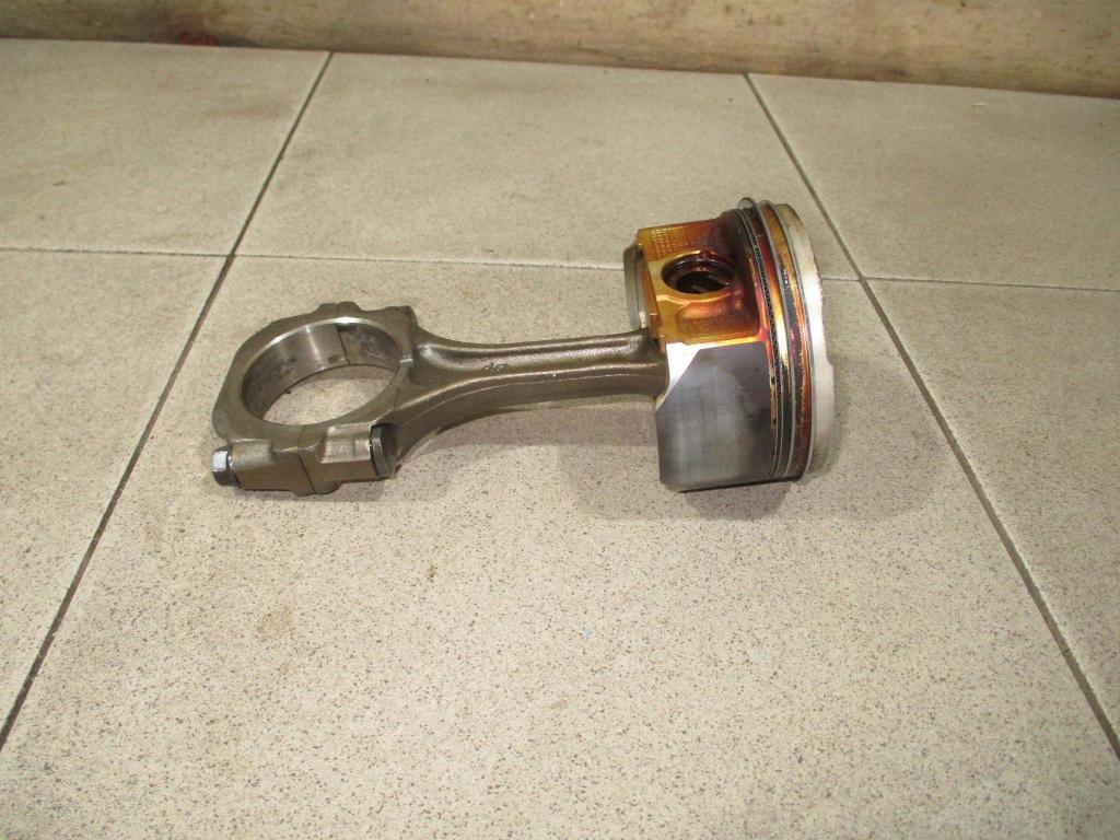 Поршень с шатуном, 3200 рублей, Пермь