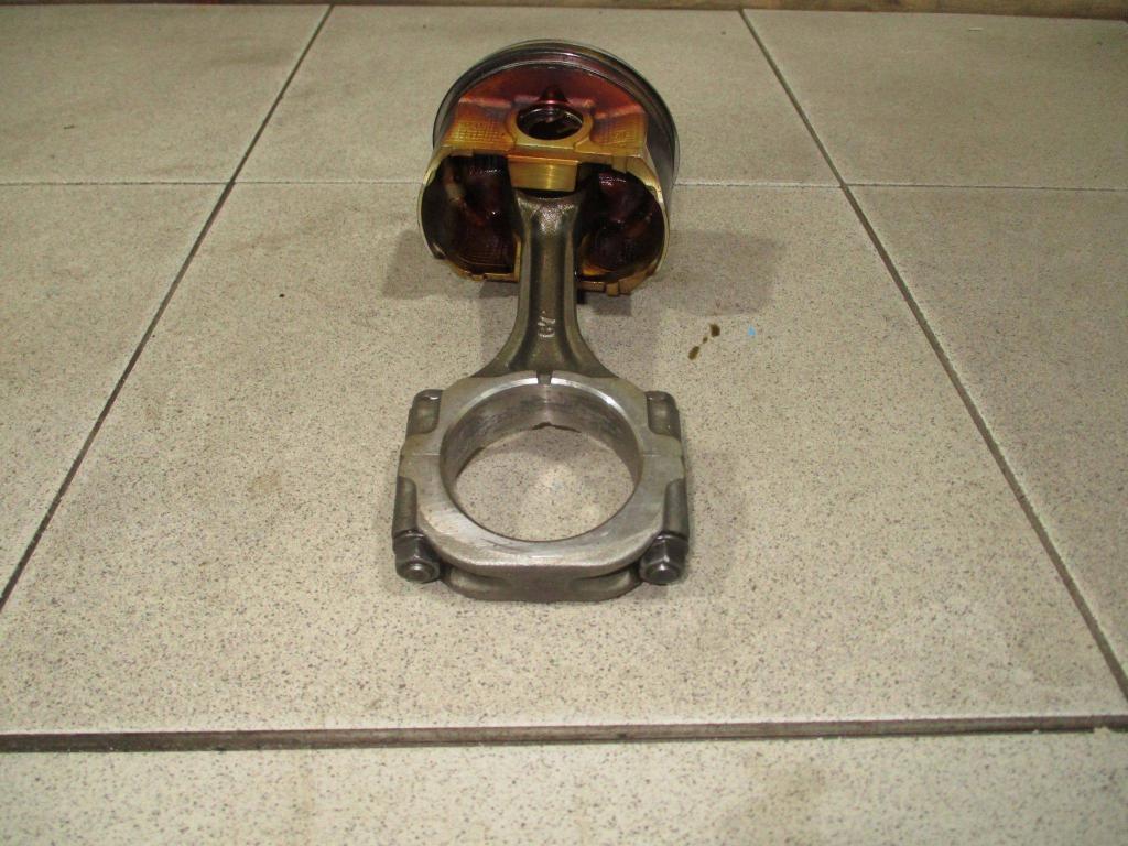 Поршень с шатуном, 3200 рублей, Пермь