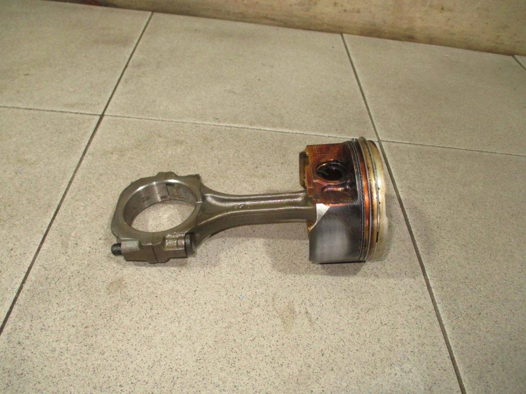 Поршень с шатуном, 3200 рублей, Пермь