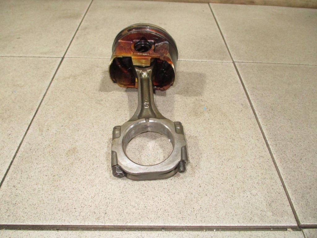 Поршень с шатуном, 3200 рублей, Пермь