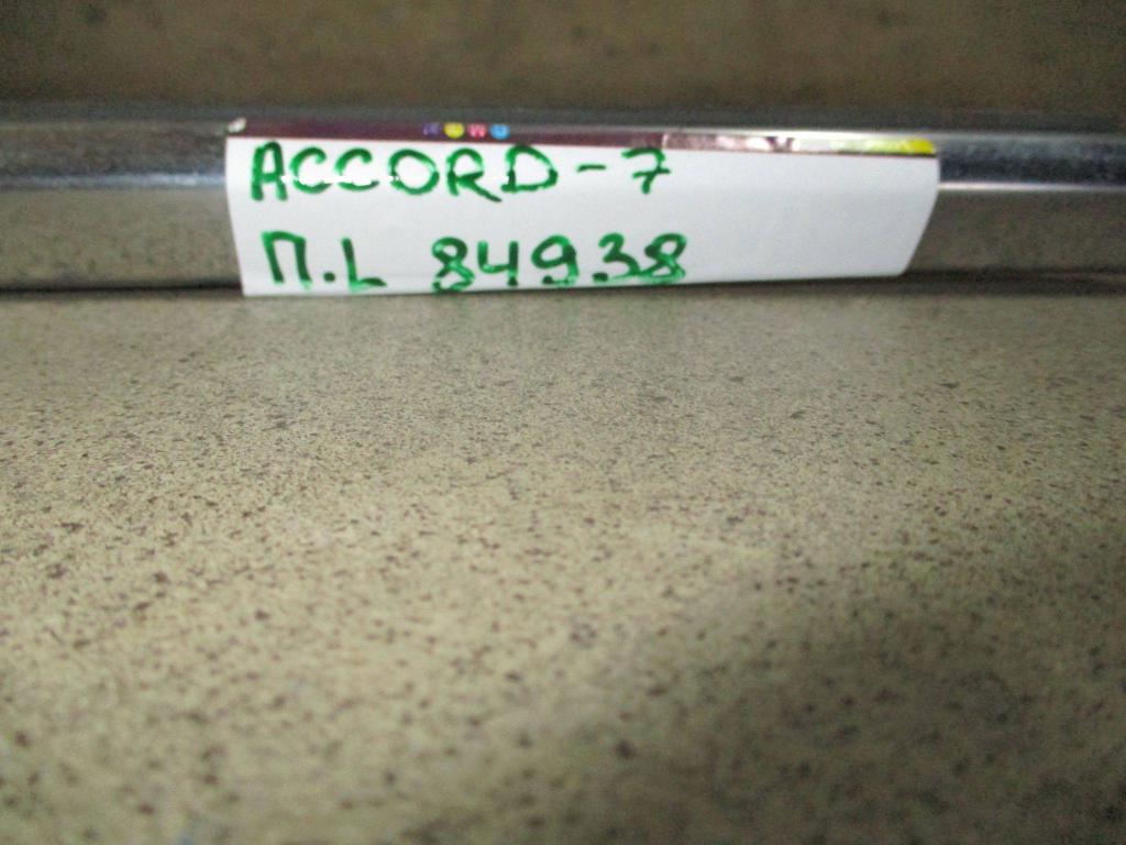 Накладка стекла переднего левого, 1000 рублей, Пермь