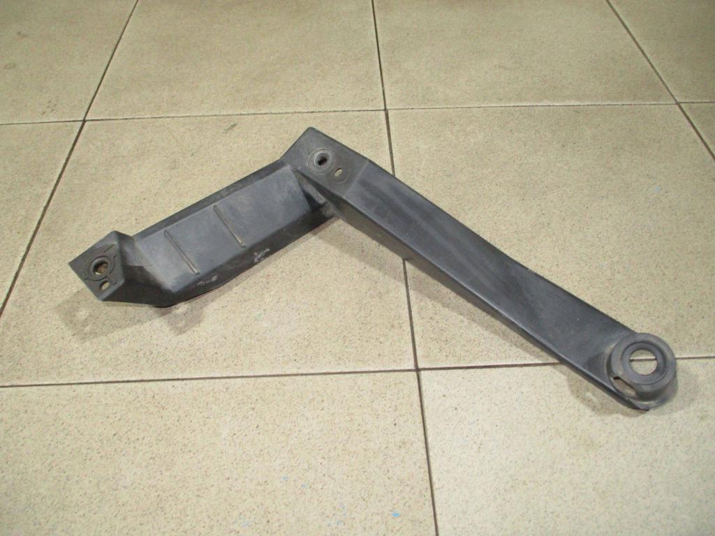 Кронштейн заднего бампера правый, 500 рублей, Пермь