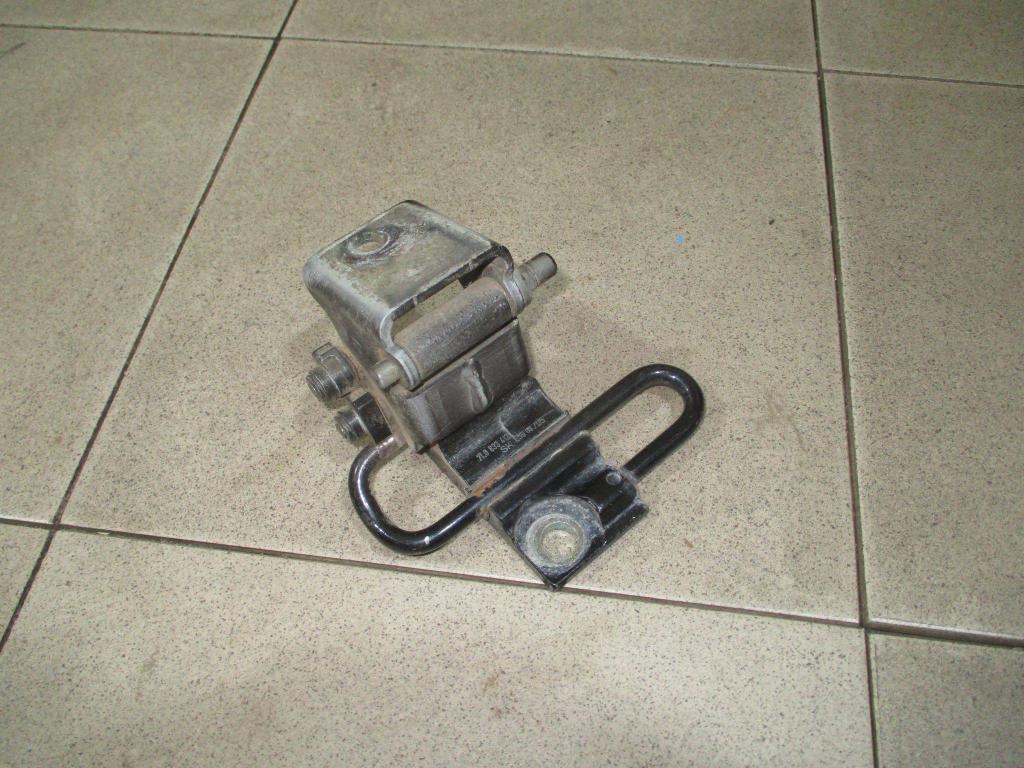 Петля двери задней правой нижняя, 500 рублей, Пермь