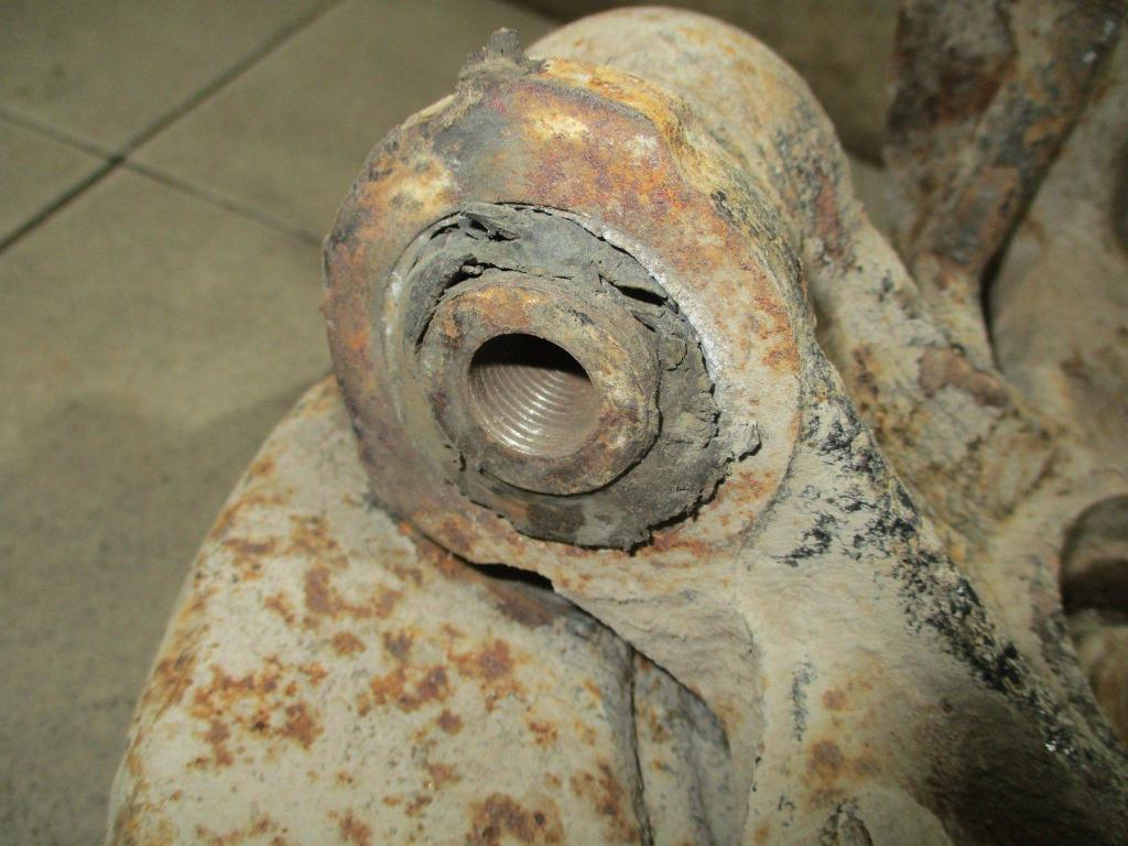 Кулак поворотный задний левый, 2000 рублей, Пермь