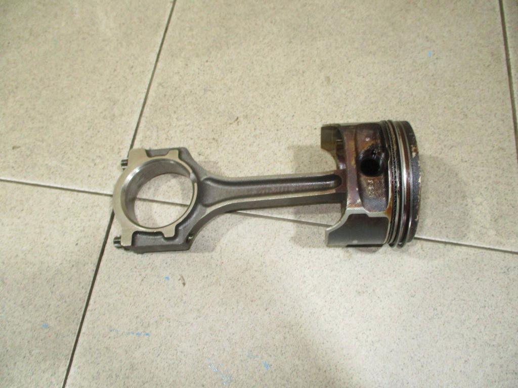 Поршень с шатуном, 2600 рублей, Пермь