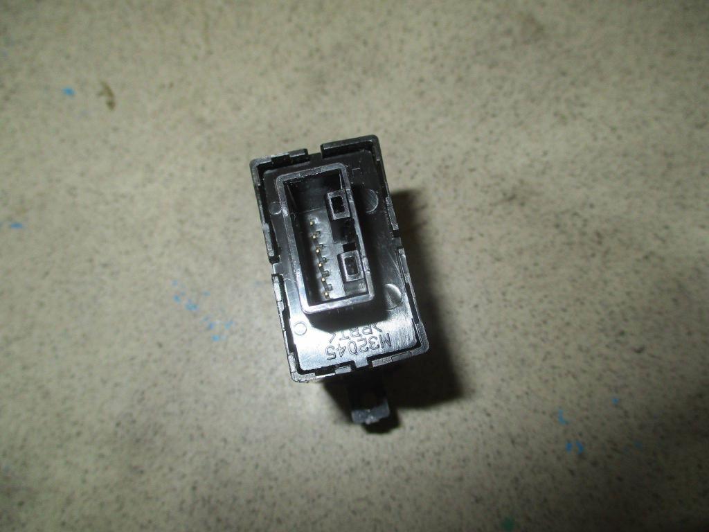 Кнопка обогрева сидений, 500 рублей, Пермь