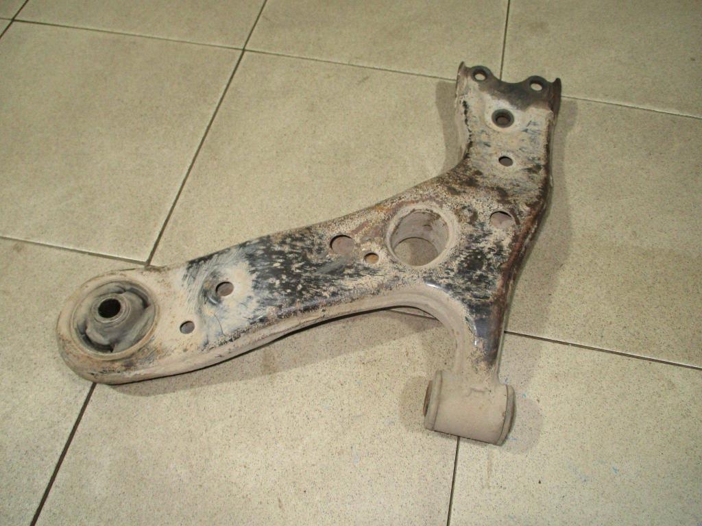 Рычаг передний правый, 2000 рублей, Пермь