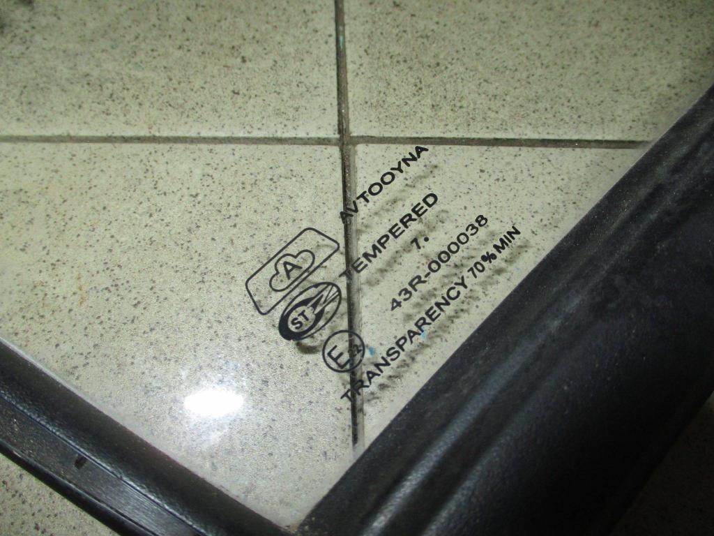 Стекло двери передней правой форточка, 500 рублей, Пермь