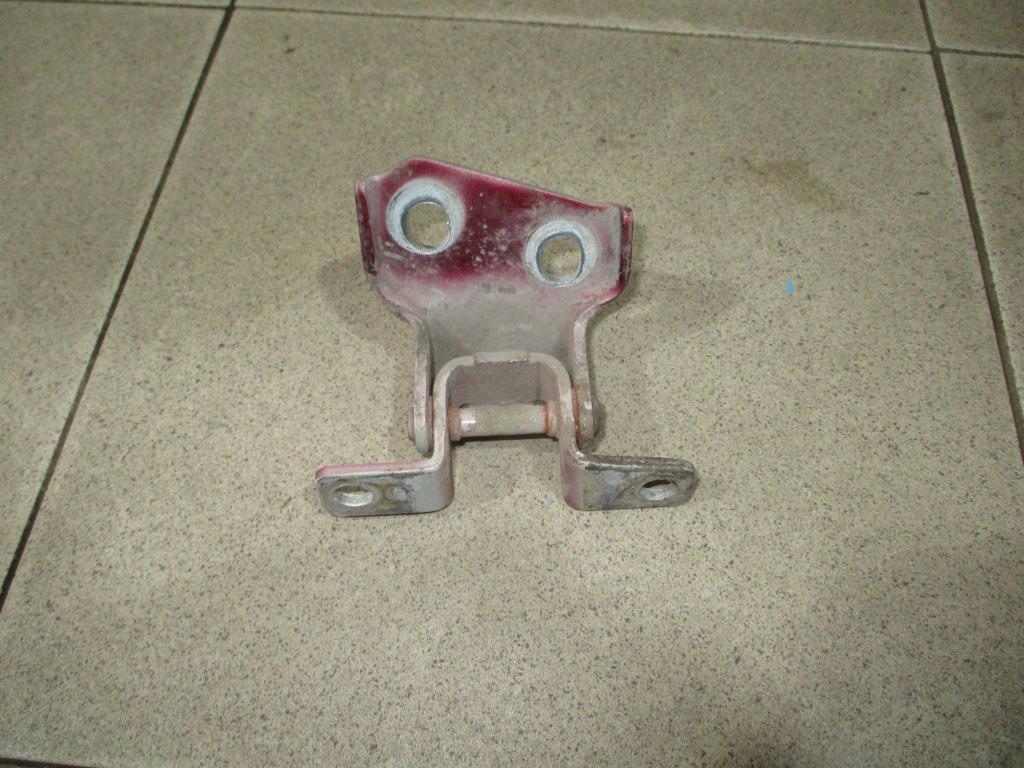 Петля двери передней правой нижняя, 500 рублей, Пермь