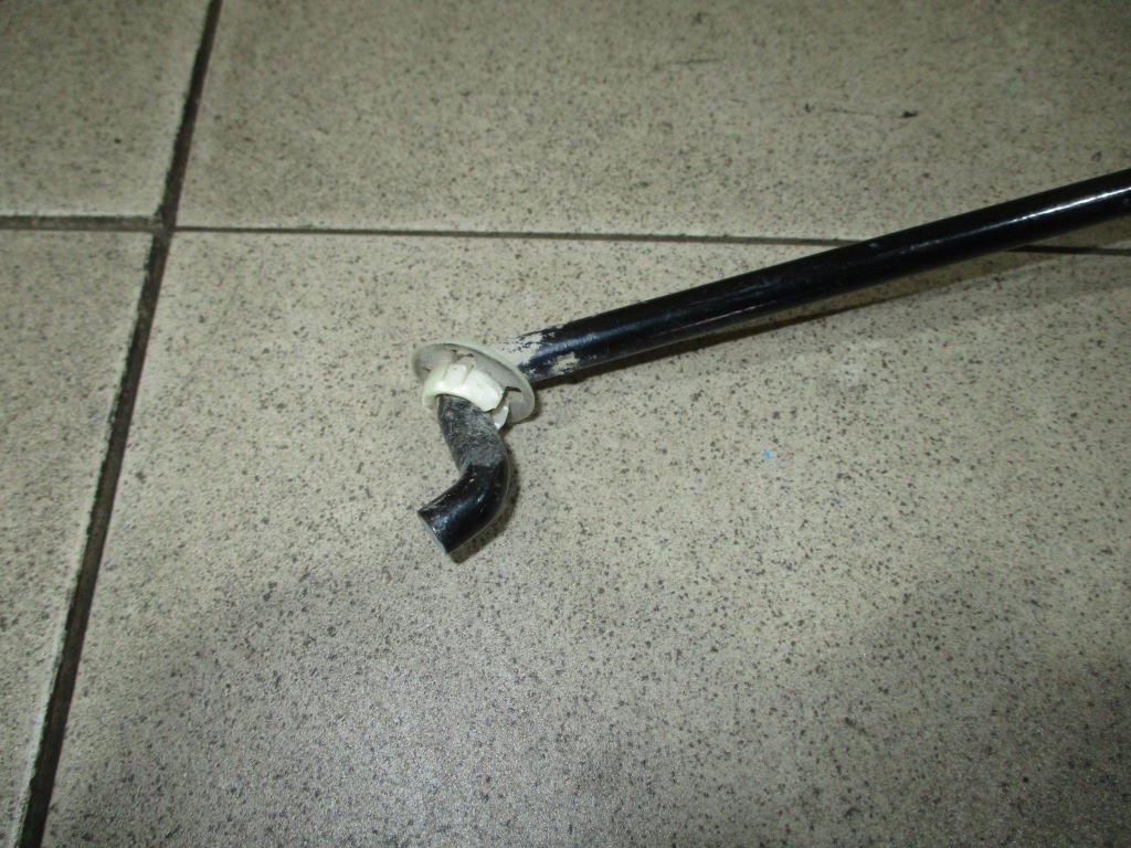 Держатель капота, 500 рублей, Пермь