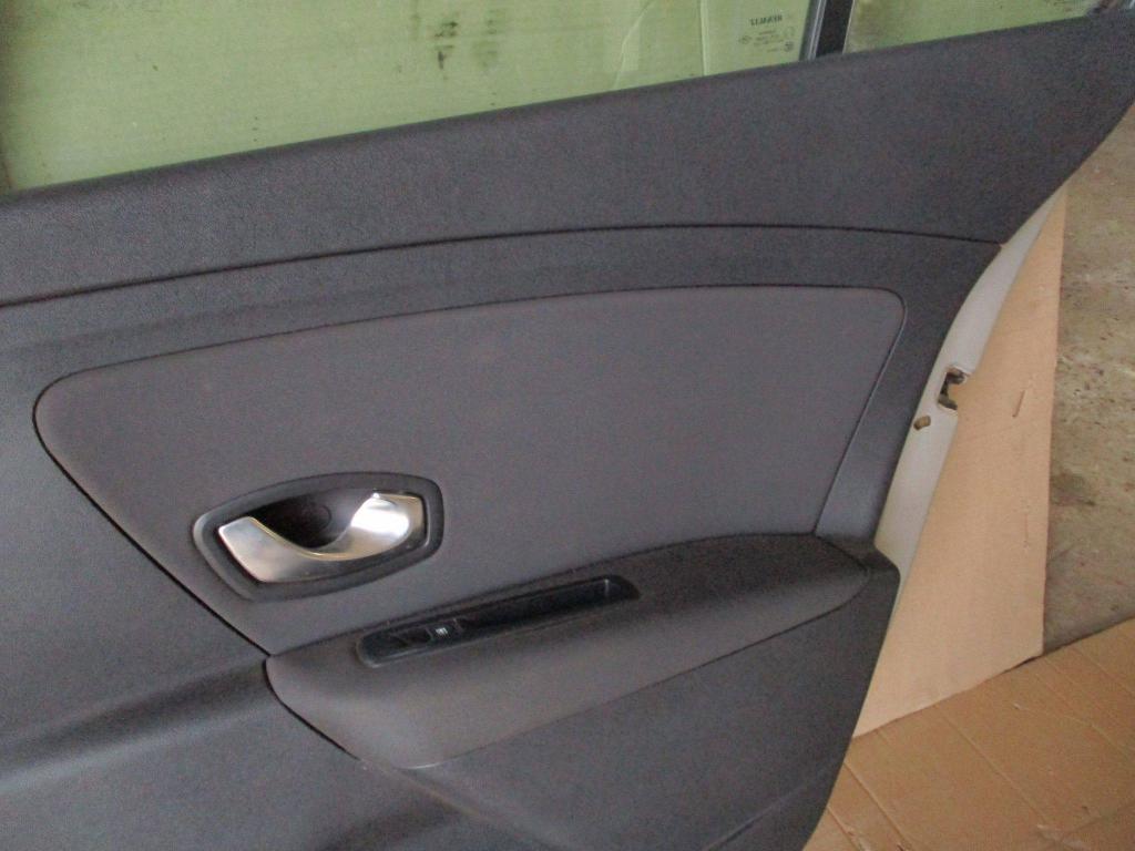 Обшивка двери задней правой, 1500 рублей, Пермь