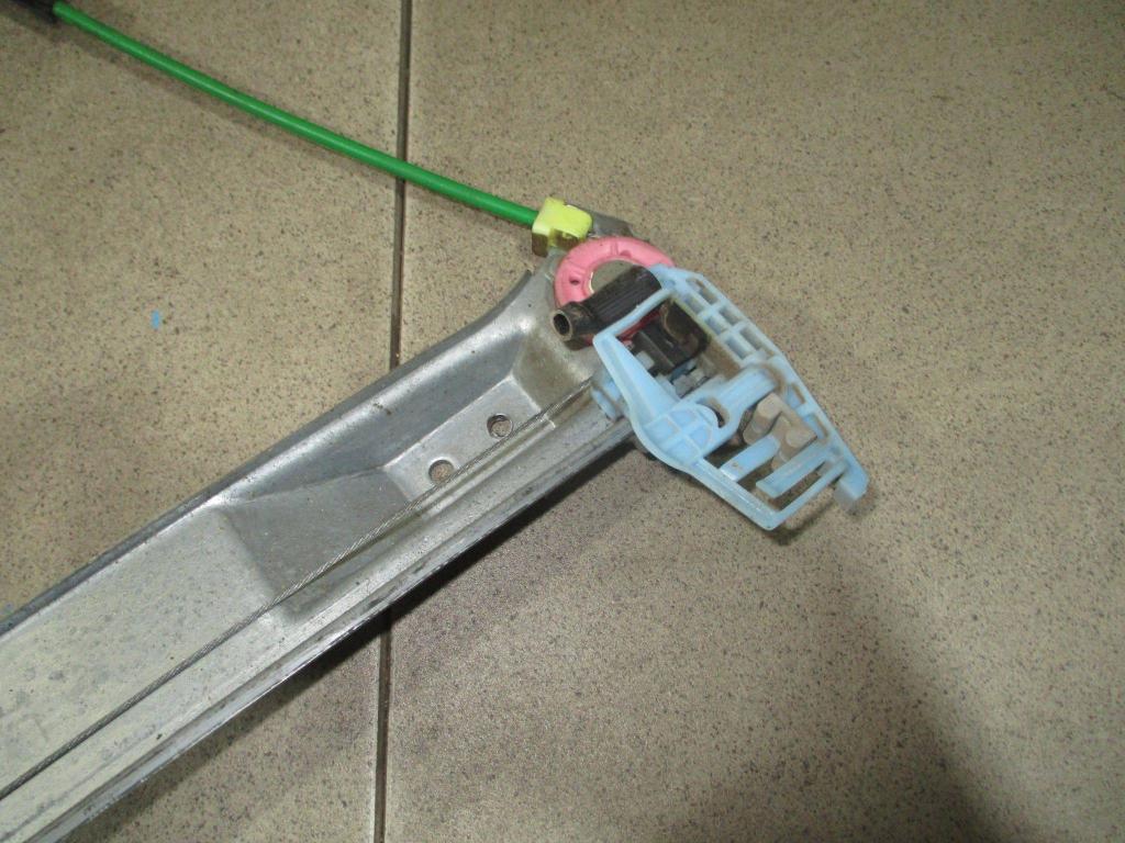 Стеклоподъемник механический передний правый, 1000 рублей, Пермь