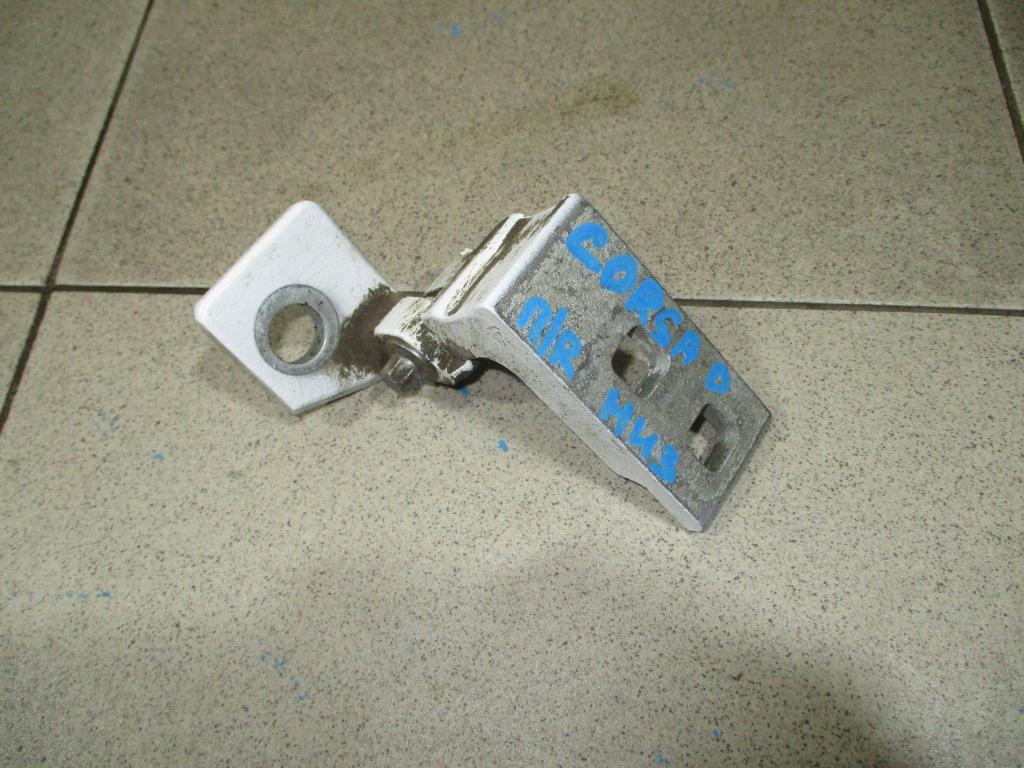 Петля двери передней правой нижняя, 500 рублей, Пермь