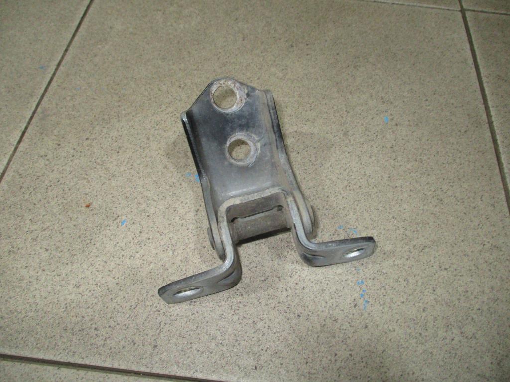 Петля двери передней правой нижняя, 500 рублей, Пермь