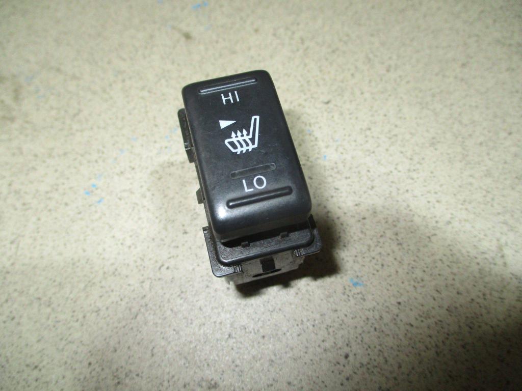 Кнопка обогрева сидений, 500 рублей, Пермь