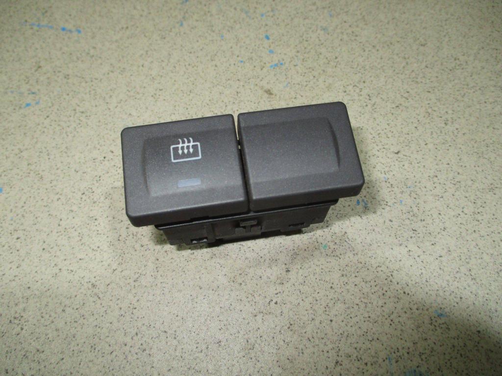 Кнопка обогрева заднего стекла, 500 рублей, Пермь