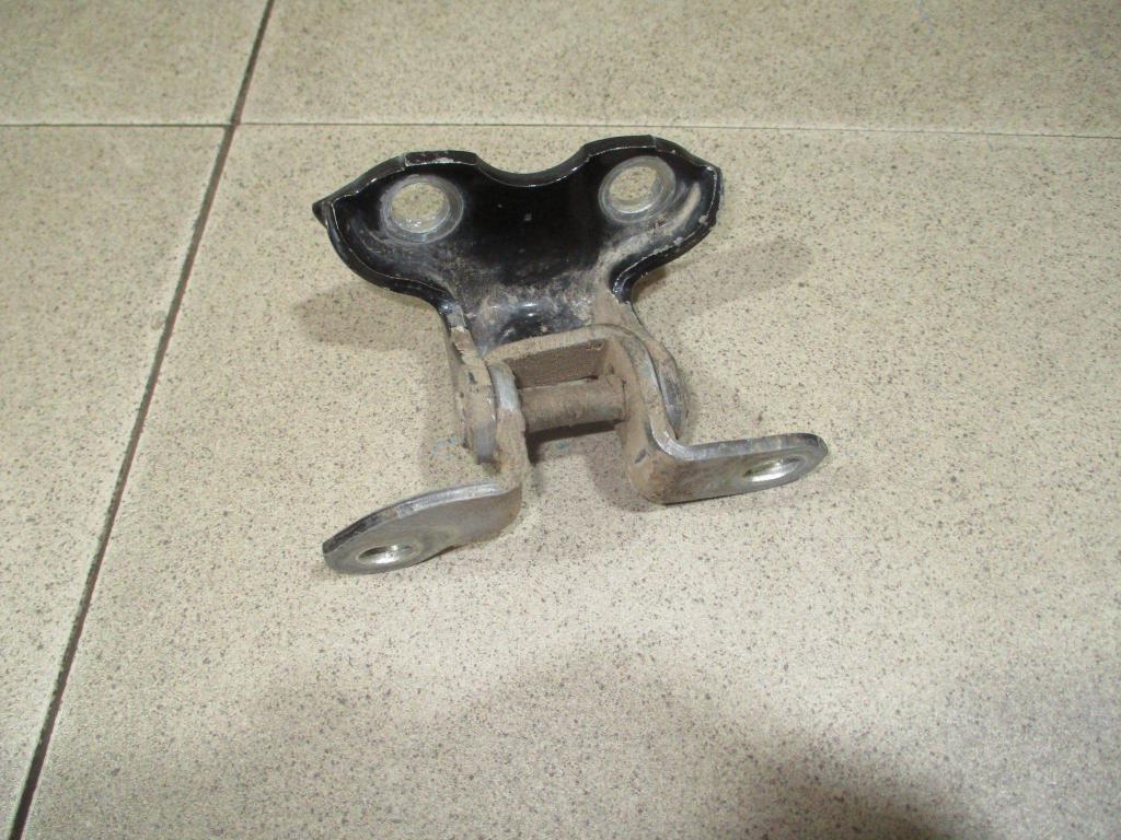 Петля двери задней правой верхняя, 550 рублей, Пермь