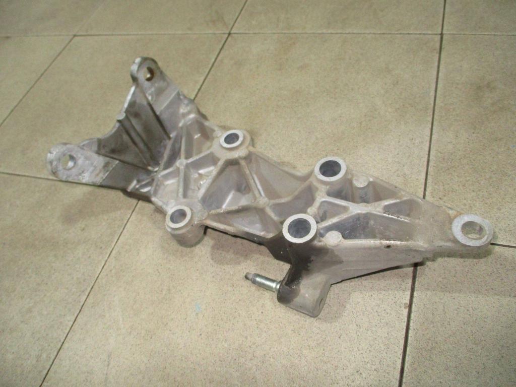 Кронштейн двигателя правый, 1000 рублей, Пермь