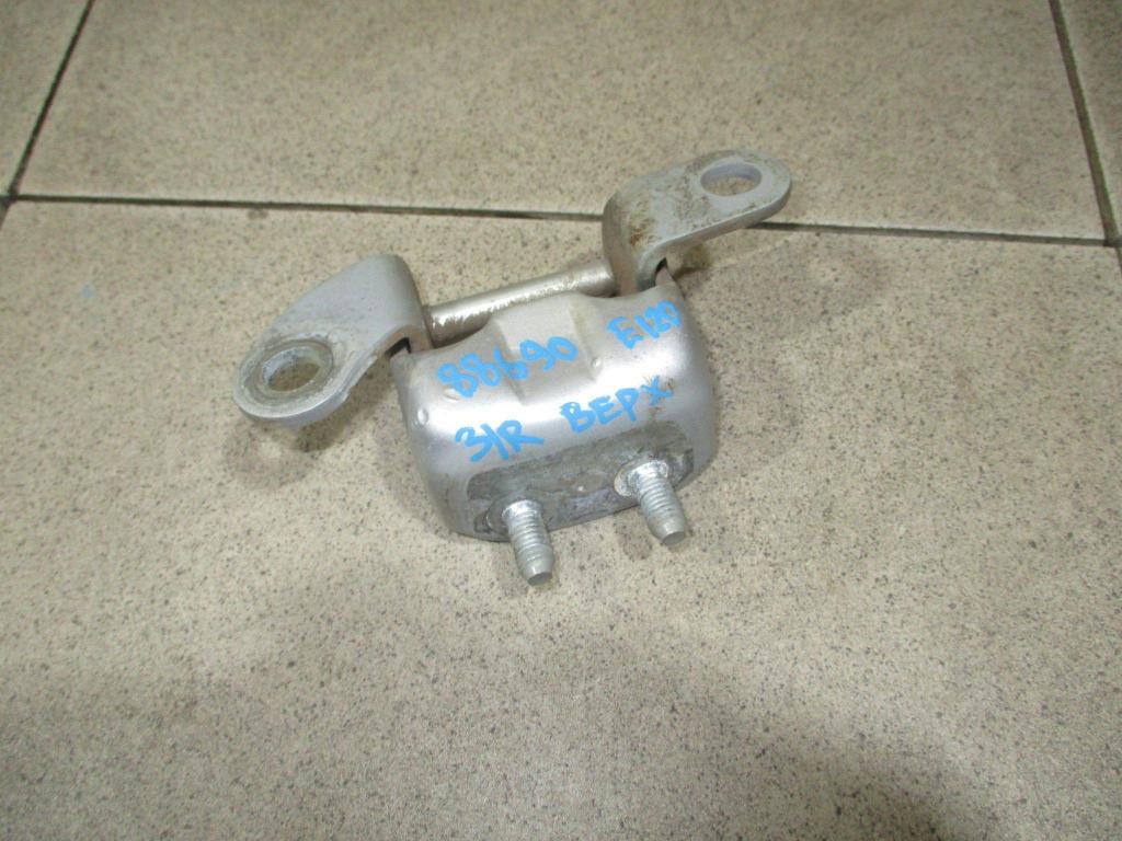 Петля двери задней правой верхняя, 550 рублей, Пермь