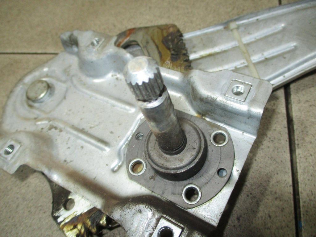 Стеклоподъемник механический задний правый, 500 рублей, Пермь